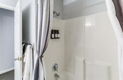 Retreat with Fenced Backyard in Kingsport! - Foto 18