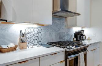 Luxury Townhouse with Rooftop Deck Less than 10 mins to Downtown - Foto 16