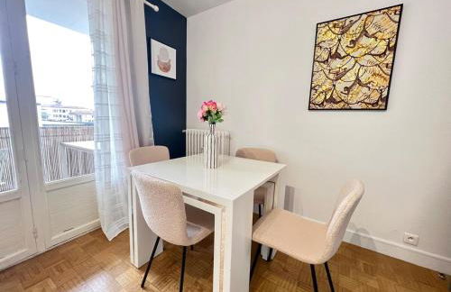 Large 3 bedroom parking and fiber - Foto 9