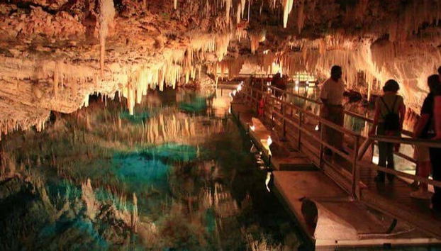 Recorriendo las grutas de Coyame