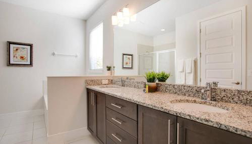 Stylish Family Home Private Pool/Spa 10min Disneyworld Sleeps 22 - Foto 5