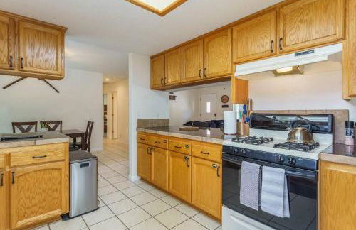 Acorn House - Charming house in green heaven with pool table with lovely backyard - Foto 7