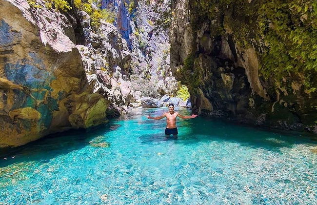 Luxurious Scandinavian-style pool & play - Photo 17