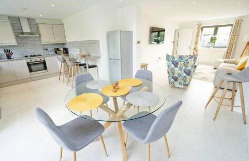 Home from home - 4 Double Bed House with Parking - Foto 13