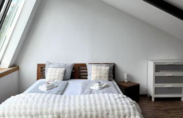 Design-Ferienhaus mit Garten, Kino & 5 Schlafzimmern - Foto 6