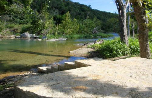 Large Luxury Blanco Riverfront Home with Pool - Foto 36