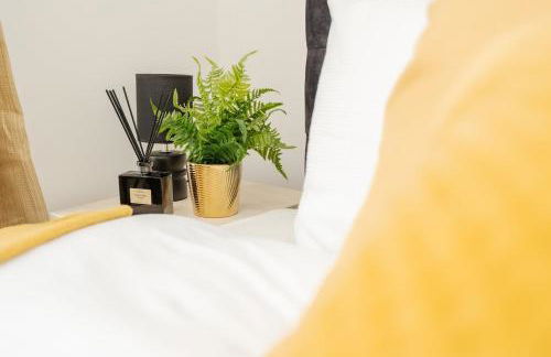 Entire 4 Bedroom house in Bootle Liverpool-Ideal for contractors, family and group-Free Parking & Free internet-Sleeps 7 - Foto 21