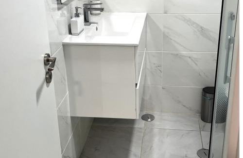 Chachino Guesthouse -5 Mins walk to Train & Bus Station - Foto 58