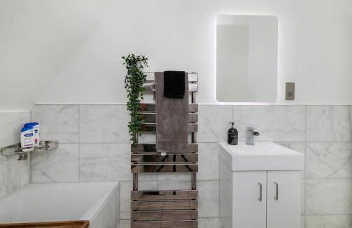 Modern Spacious 2 Bedroom Flat near Richmond Park - Foto 10