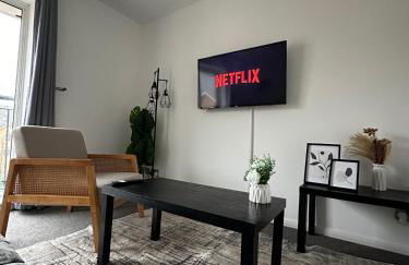 Timber Court - FREE PARKING - 2 Bedroom Apartment - FAST Wi-Fi - Perfect for Contractors! - Foto 1