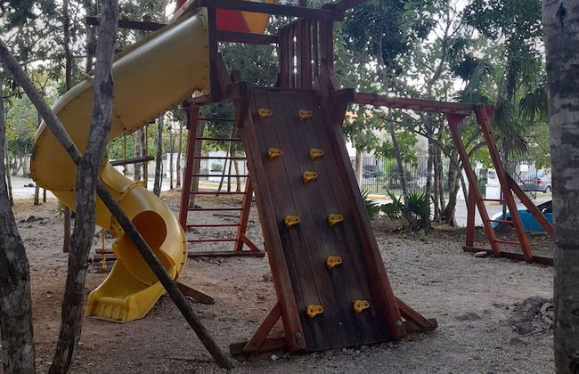 Devoted Hoestel in Cancun With Equipped Kitchen, Pool, Close to Beaches & More! - Photo 14