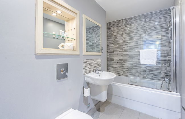 Canary Wharf Luxury Apartments - Photo 8