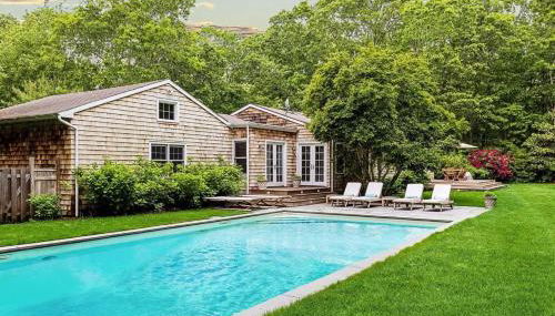 Luxury Sag Harbor Home with Heated Pool & Charm - Foto 3