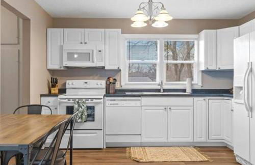 Pet Friendly Large Fenced Backyard Covered Patio - Foto 5