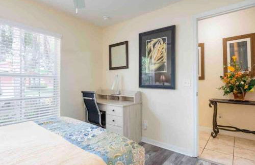 5 bedroom, 7 bed , 3 bathroom Midterm Rental Home with Pool and Game room, near Disney - Foto 11