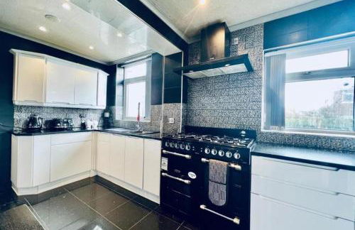 13 Guests - Free Parking - Manchester House - Foto 38