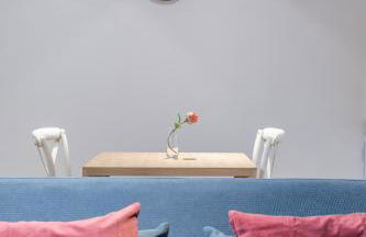 Apt with Antique Floor & lots of Sun Light - Photo 4