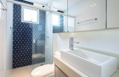 Apto a 10 min da Vila Germânica, dois quartos, salas de estar e jantar, cozinha completa, sacada com churrasqueira, Wi-Fi, Piscina, academia, mercadinho 24 horas e Vaga de garagem - Foto 22