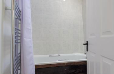 The Lilley Pad in Ludlow Cosy, Central, Perfect for Couples, Netflix & Parking Permit - Photo 7