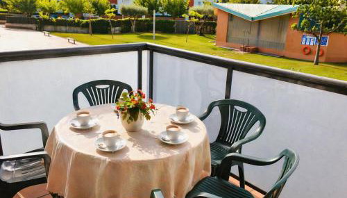 Apartamento Santa Cristina & Bright 2BR with Balcony, Pool & Garden View- Fenals - Photo 4