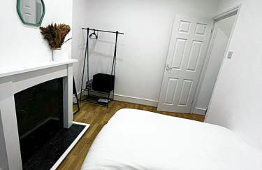 Spacious 4Bedroom - 10mins to London Bridge with Parking & Garden - Foto 33