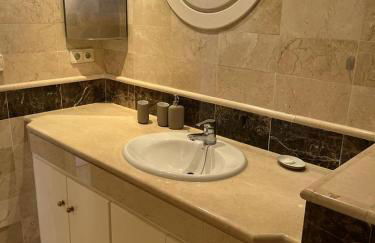 Luxury Apartment Elviria Hills - Stunning Views - Photo 31