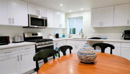 Modern 2BR Guest Suite w En-Suite Bathrooms 10 min to Rodeo Drive Near Kaiser and Cedars hospitals - Foto 3