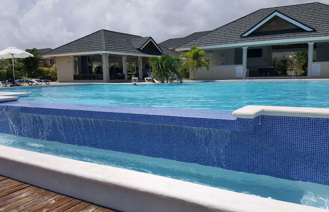 Ocho Rios Villa at Coolshade III - Photo 41