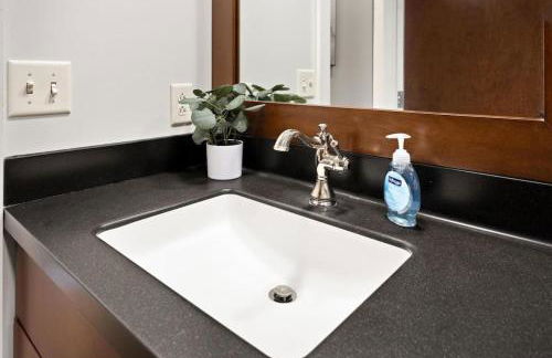 Chic Loft in Peoria Warehouse District - Foto 17