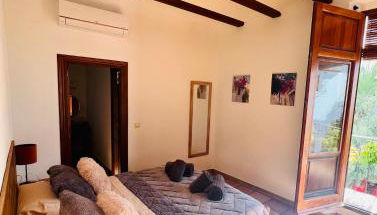 Above the Iconic Portal Vell - Foto 2