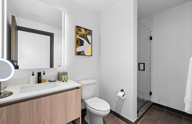 Apt with Stunning View at Downtown Miami - Photo 23