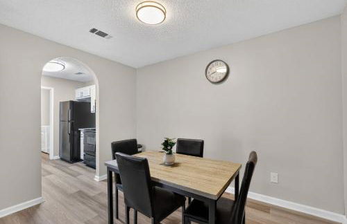 Comfy stay with patio and laundry near Atlanta - Foto 3