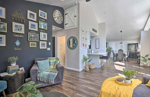 Fire Pit and Furnished Deck Serene Tobyhanna Escape - Foto 5