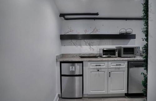 Sojourn Old Town Perfection with Fire Pit and Parking - Foto 34