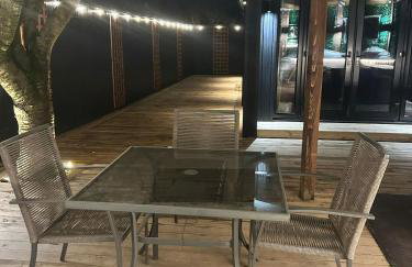 Rural Romantic Cabin-Hot Tub & Outdoor Kitchen - Foto 27