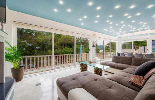 Villa Ragusea With a Private Beach - Photo 41