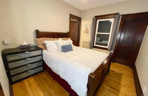 Charming Centrally Located Duplex with Parking - Foto 13