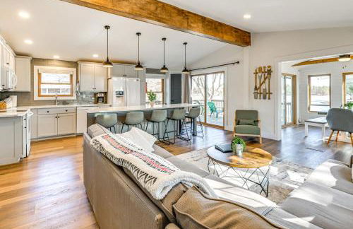 Boat Dock, Hot Tub and Deck Lakefront Nekoosa Home! - Foto 4