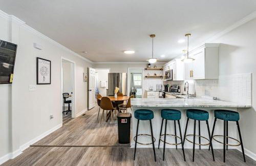 Renovated house close to Dtown Durham w king bed - Photo 8