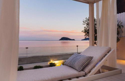 Salty Angel Sea Front Villa - Photo 44