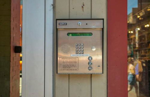 Broadway Penthouse Above Live Music & Bars - Foto 31