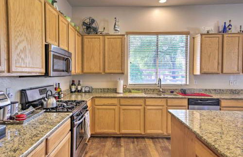 Pool Table, Yard and Grill Luxe Queen Creek Escape - Foto 13