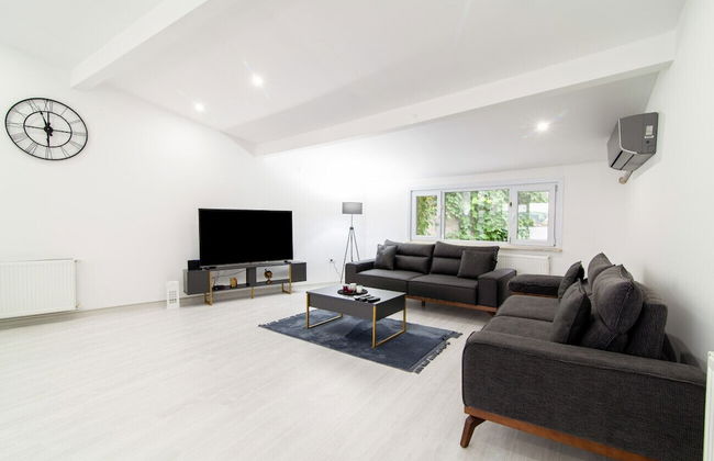 Sleek House With a Lovely Terrace in Besiktas - Foto 7