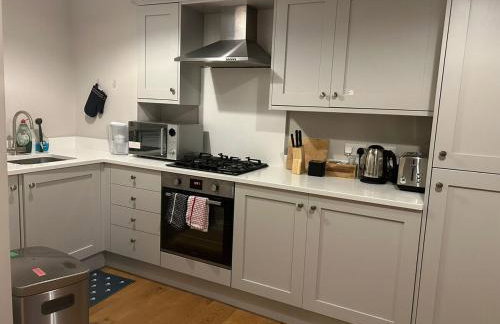 Bright 1-Bed - 2 mins to Forest Hill Station - Photo 2