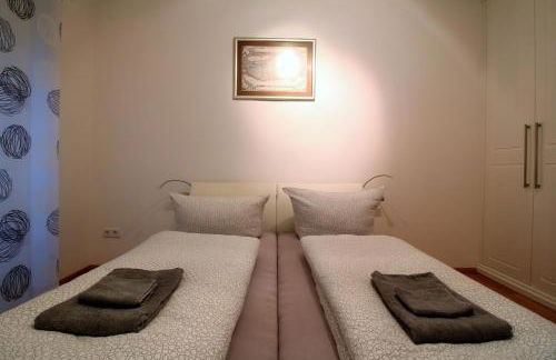 Luxury city apartment - view of river and castle - Foto 33