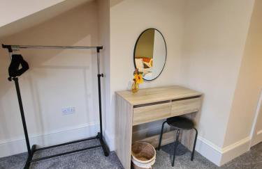 Spacious Mytholmroyd Apartment with River Views - Photo 20