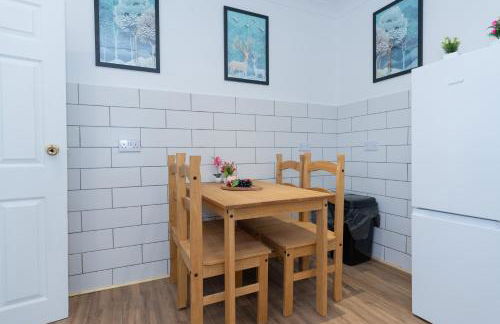 Open Mind Property - 4BR, 17 Guests & Free Parking - Foto 19