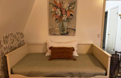 Unique Home Perfect for Large Gatherings. Pets welcome! - Photo 13