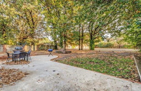 Minutes from the Airport - Wonderful Warrington - Photo 15