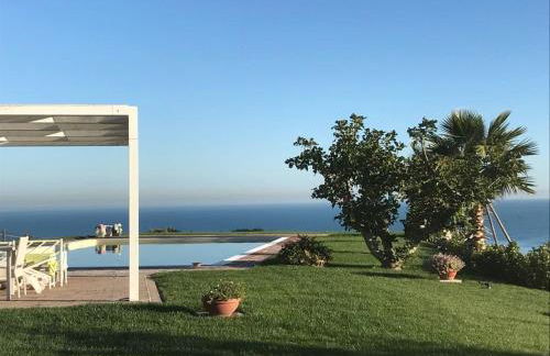 In collina sul mare... - Foto 1